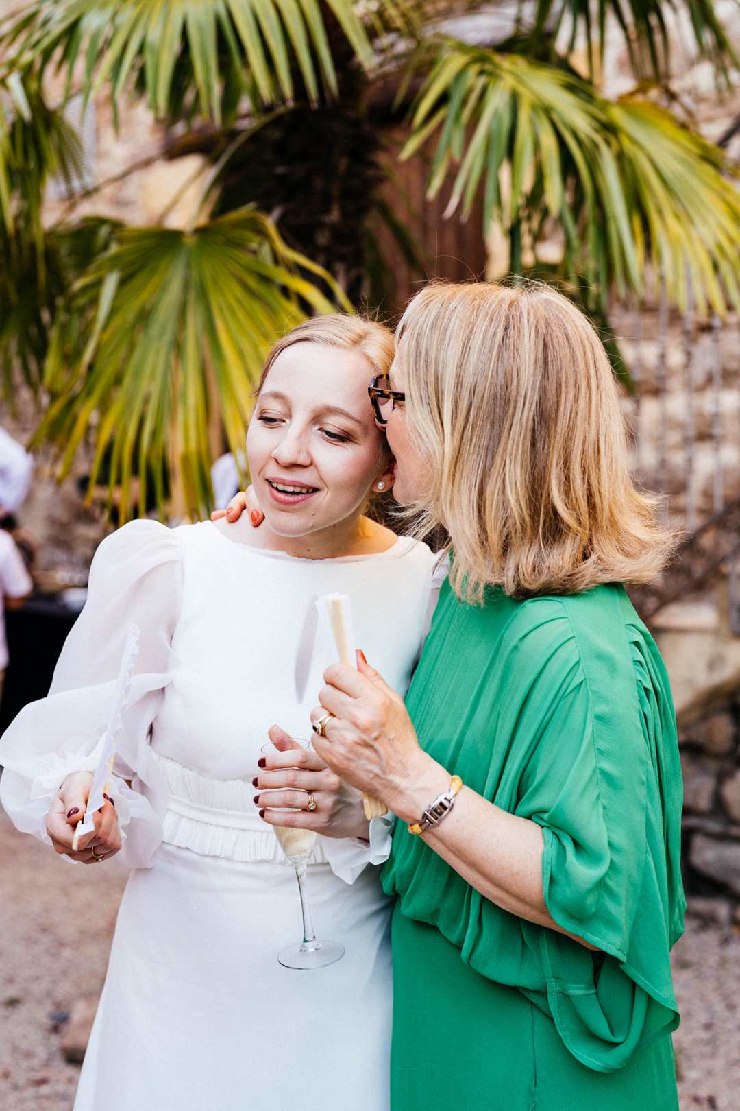 garanceetvanessa-Clemence et Enguerran-mariage a la bastide des hirondelles-0042