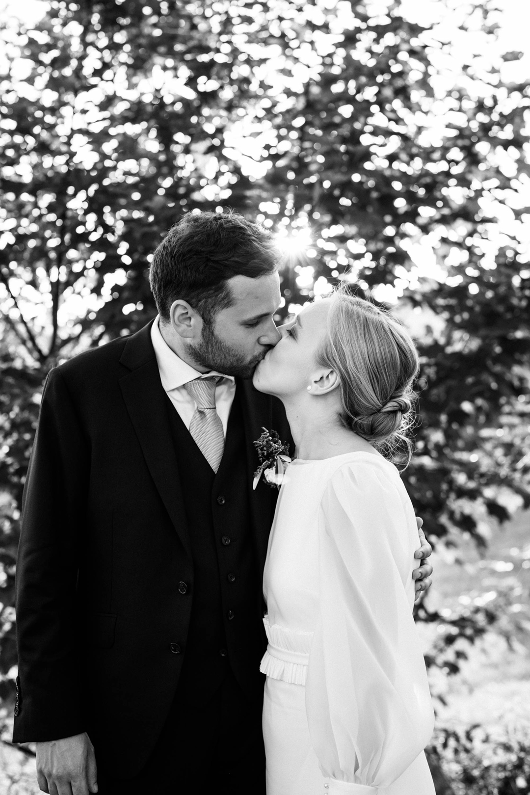 garanceetvanessa-Clemence et Enguerran-mariage a la bastide des hirondelles-0064